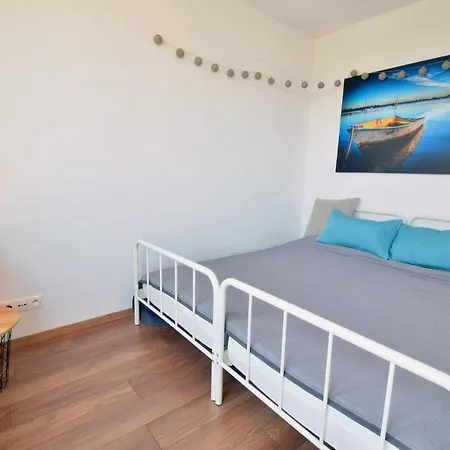 Avis - Skwer Kosciuszki 34 B * غدينيا