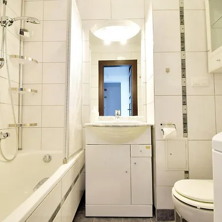 Avis - Skwer Kosciuszki 34 B Gdynia