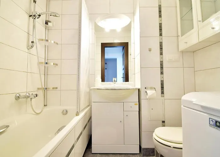 Avis - Skwer Kosciuszki 34 B Gdynia